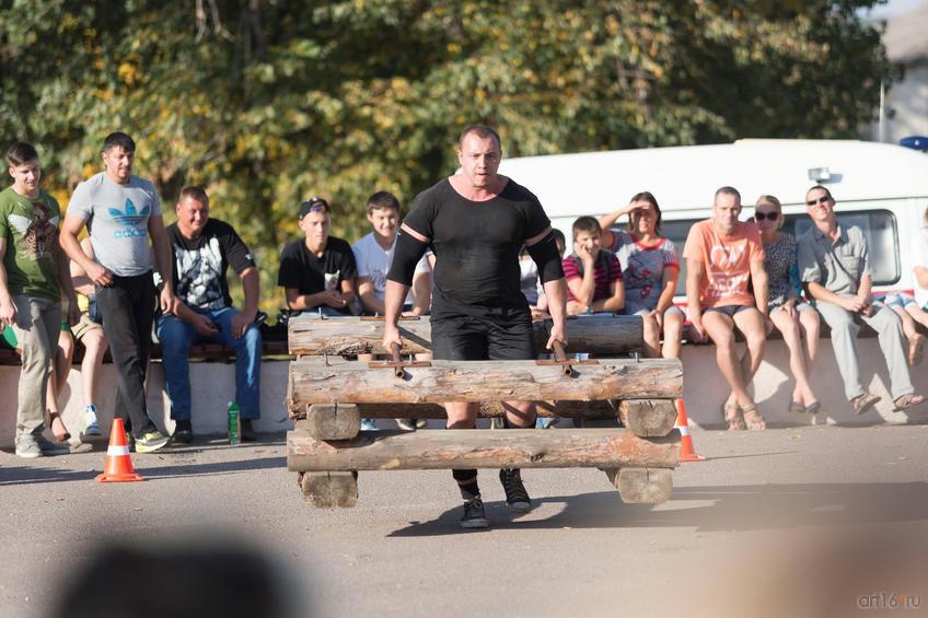  Турнир по силовому экстриму.  Бег с деревянным каркасом::Балашов, сентябрь 2015