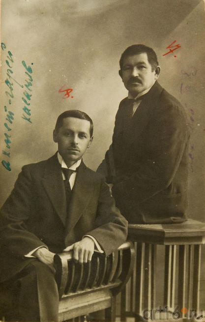 Слева Ахмедгарай Хасанов::Г. Тукай: «Я устремляюсь в вечность…» - «Ашкынамын… мәңгелеккә»