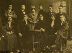 Артисты первой татарской труппы «Сайяр», 1916-1917