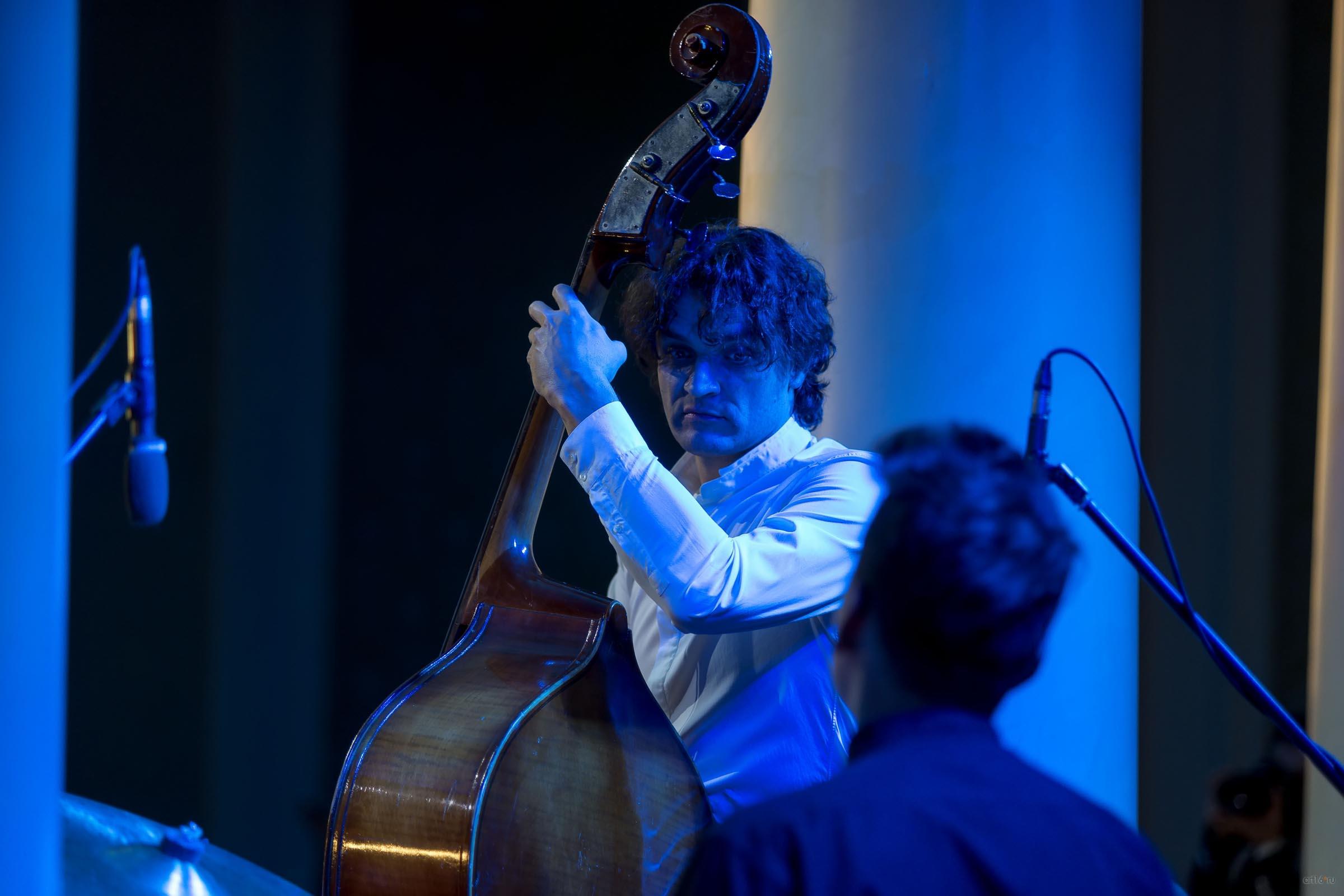 Антон Ревнюк::«Десять дней до Нового Года» в Казанской Ратуше