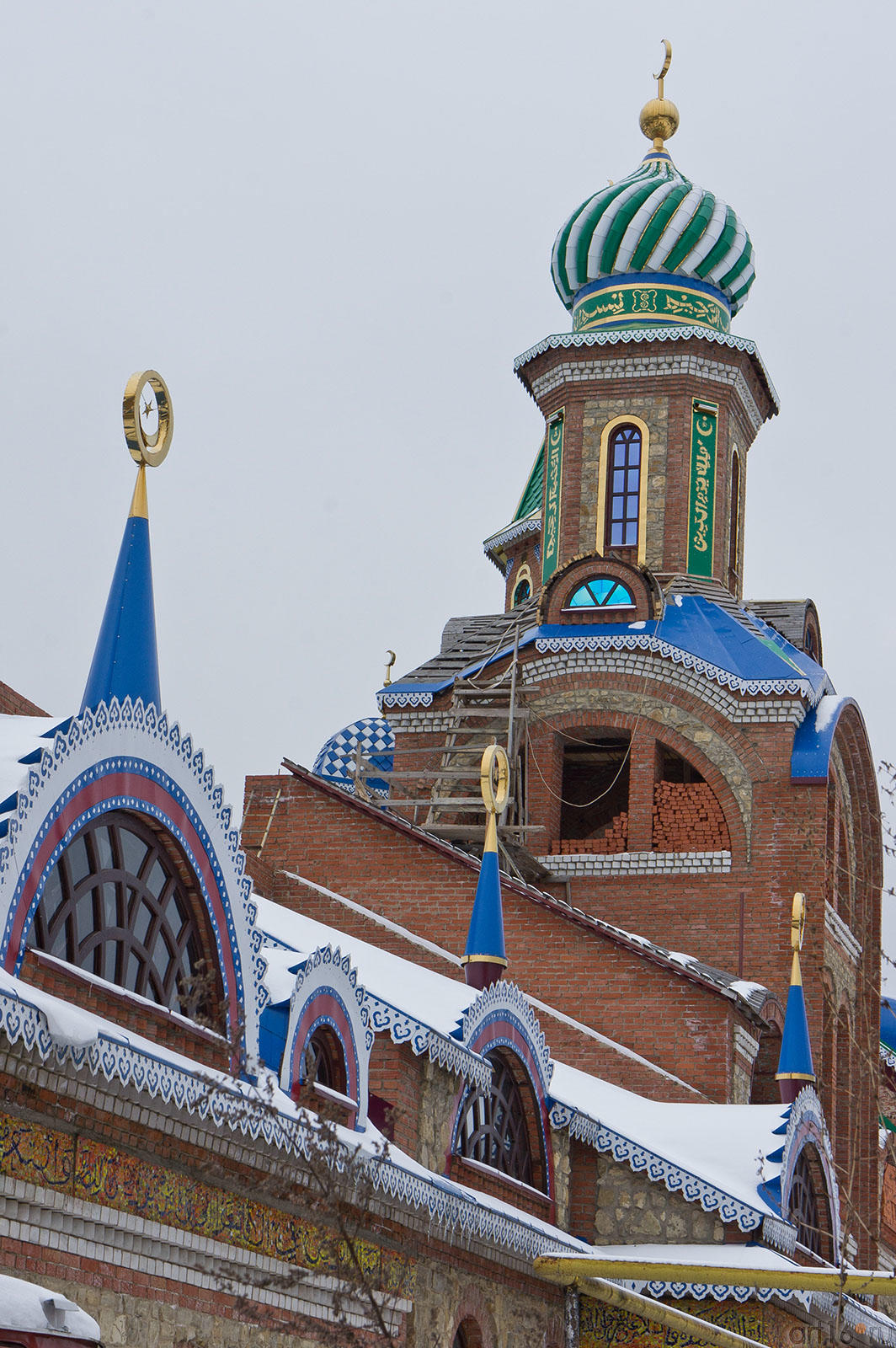 Купола Веленского храма И.Ханова, С. Аракчино (фрагмент)::Вселенский храм. Международный культурный центр духовного единения