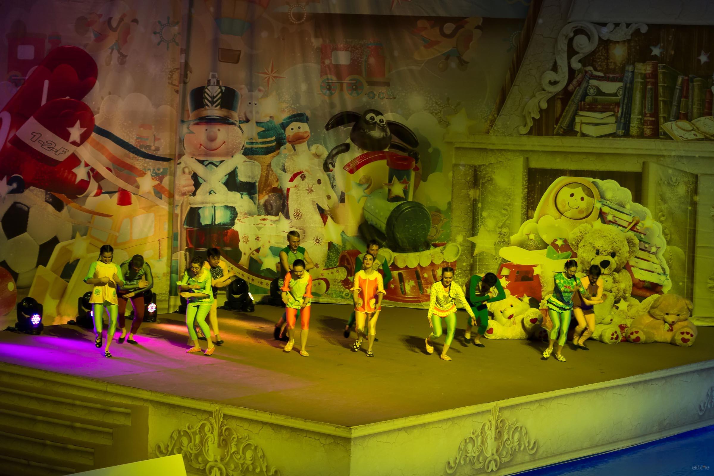 ::Водное шоу М.Киселевой «Страна снов»