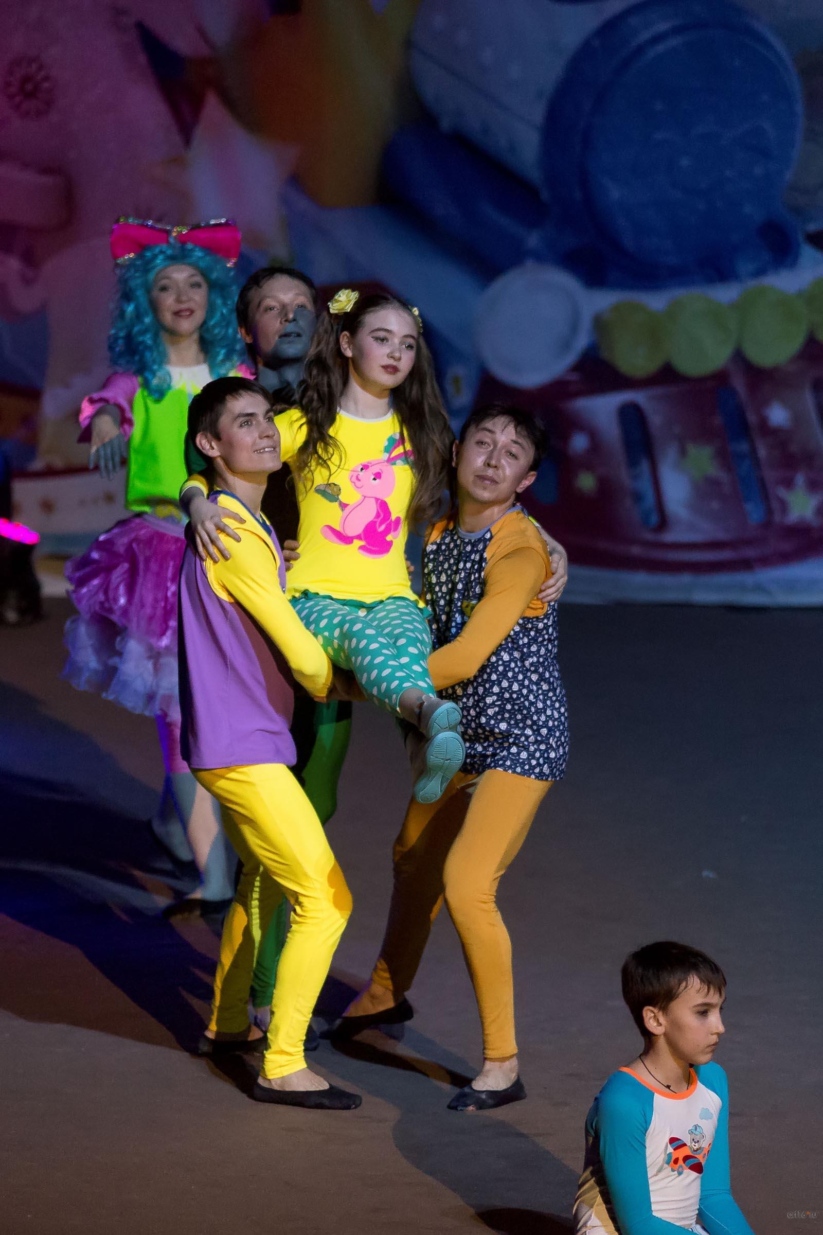 ::Водное шоу М.Киселевой «Страна снов»