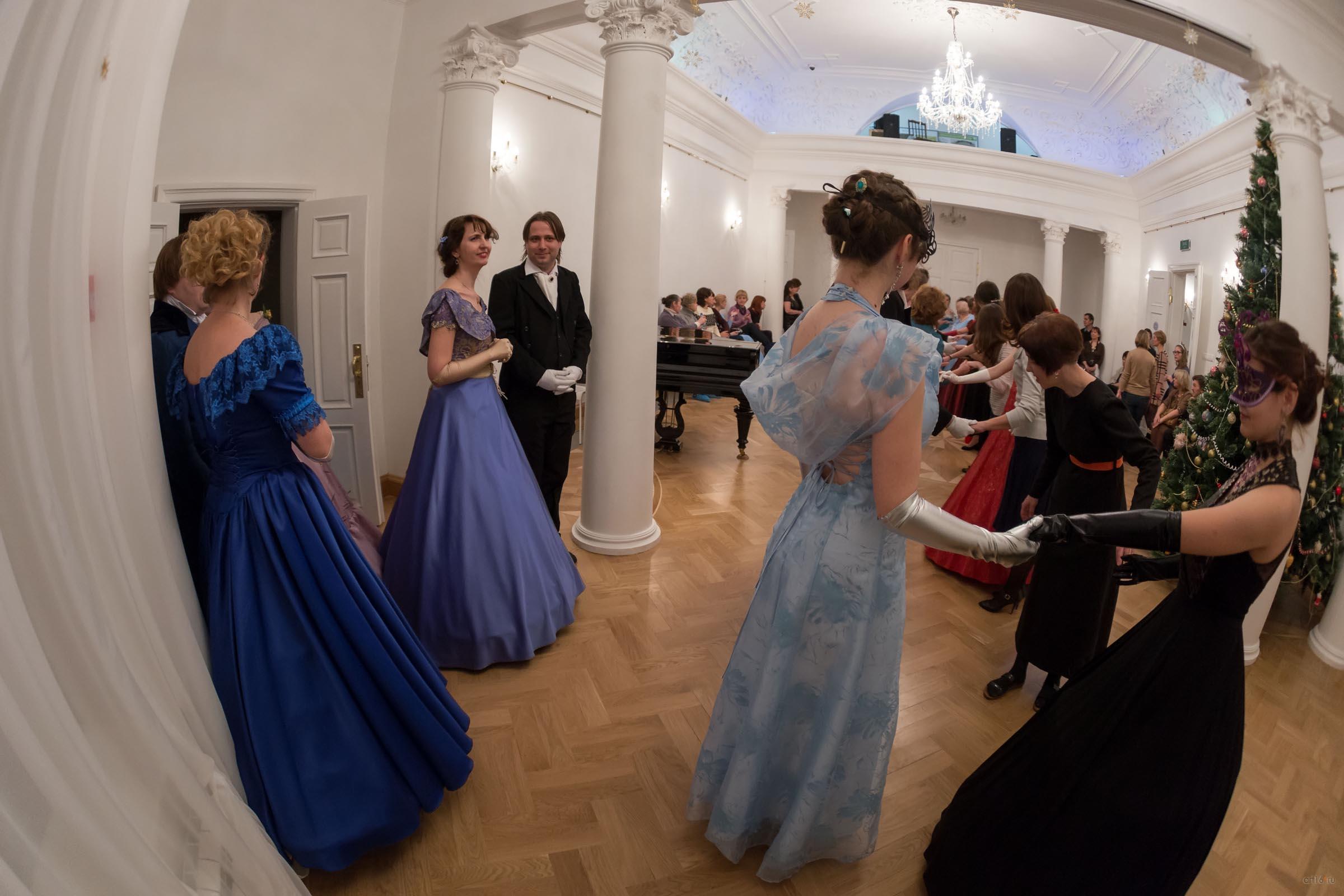 ::Рождественский бал