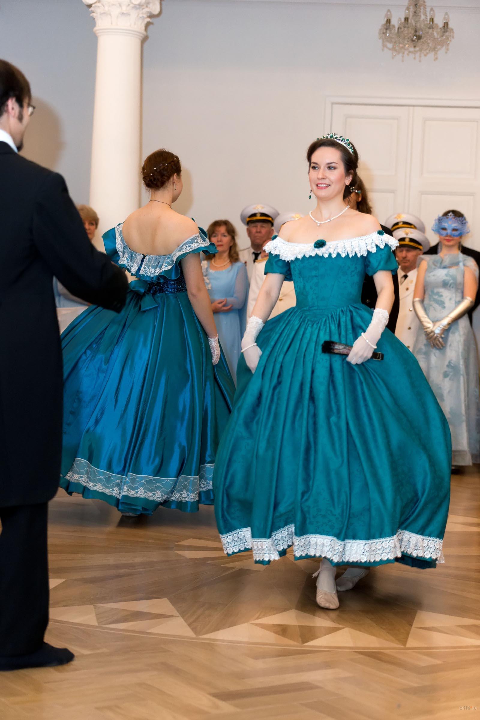 ::Рождественский бал