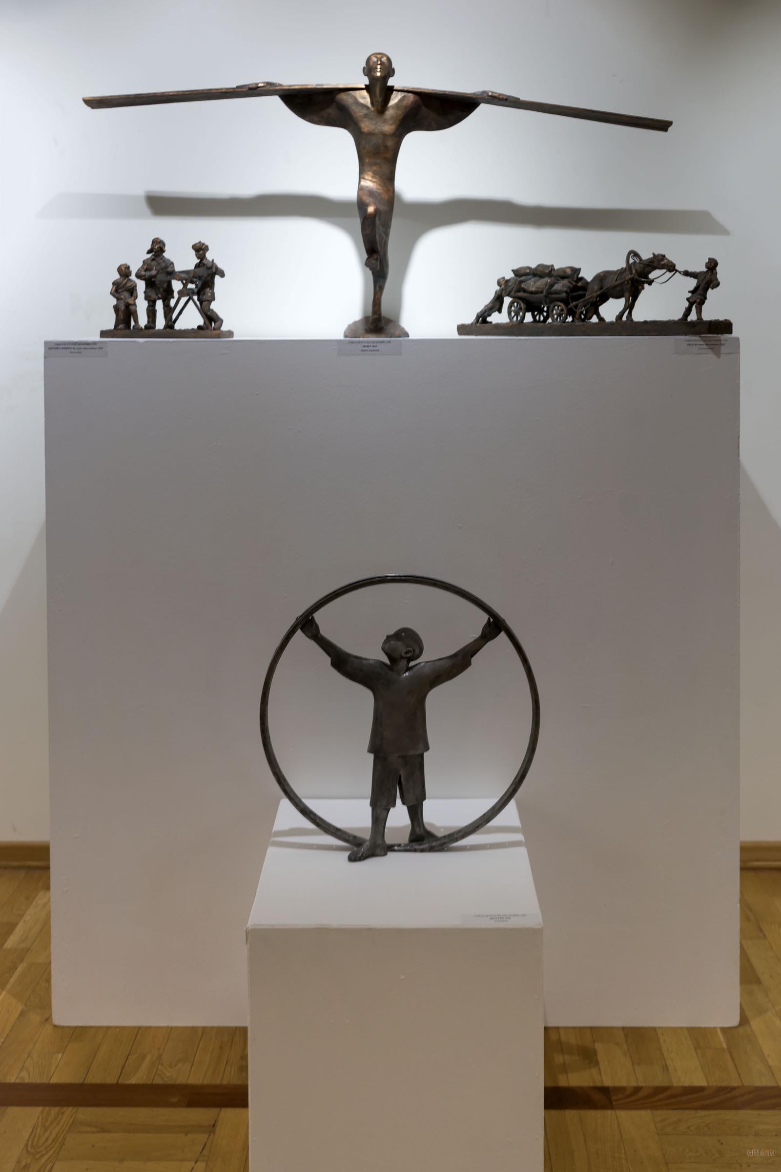 Фрагмент экспозиции::Рустам Габбасов. Скульптура, живопись. Выставка