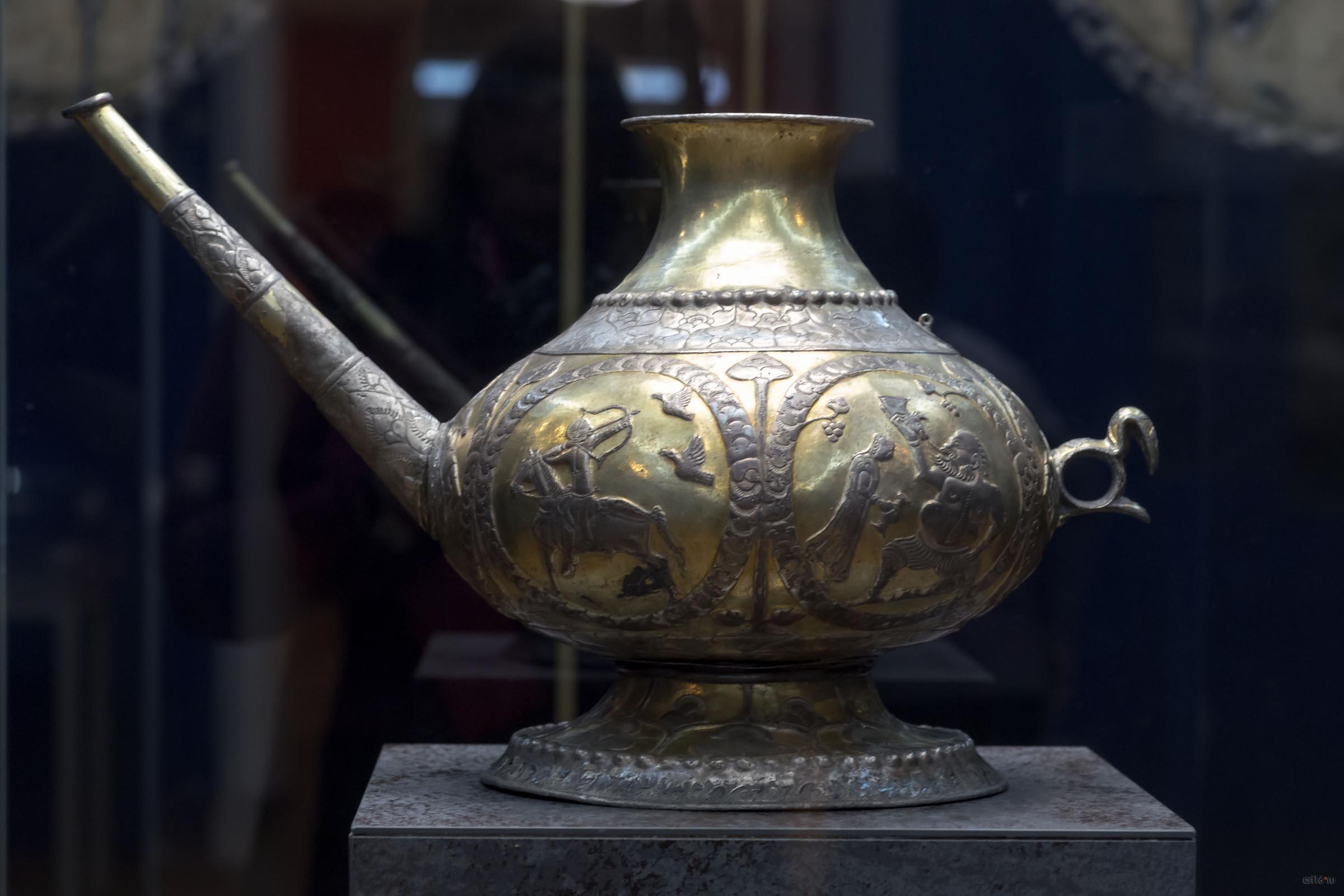 Сосуд::«ПУТЕШЕСТВИЕ ИБН ФАДЛАНА: ВОЛЖСКИЙ ПУТЬ ОТ БАГДАДА ДО БУЛГАРА»