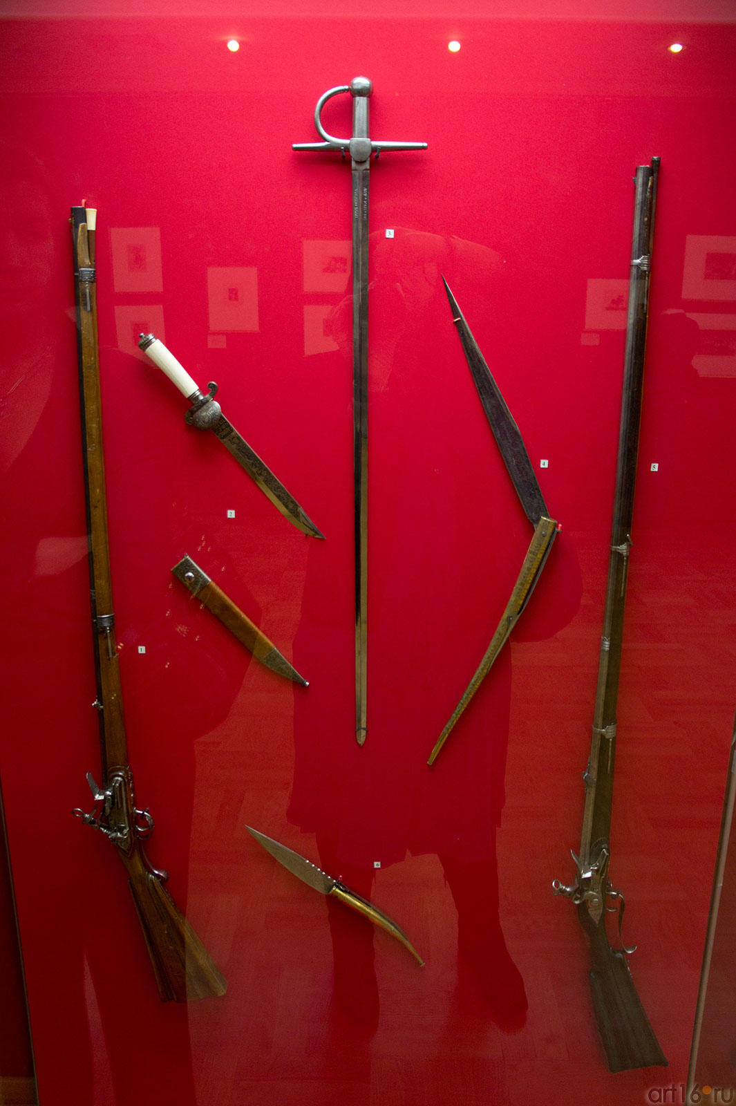 Ружье охотничье кремневое /Кинжал в ножнах /Шпага тореадора / Ружье охотничье кремневое с шомполом /Кинжал-наваха::«Испанское искусство из собрания Государственного Эрмитажа»