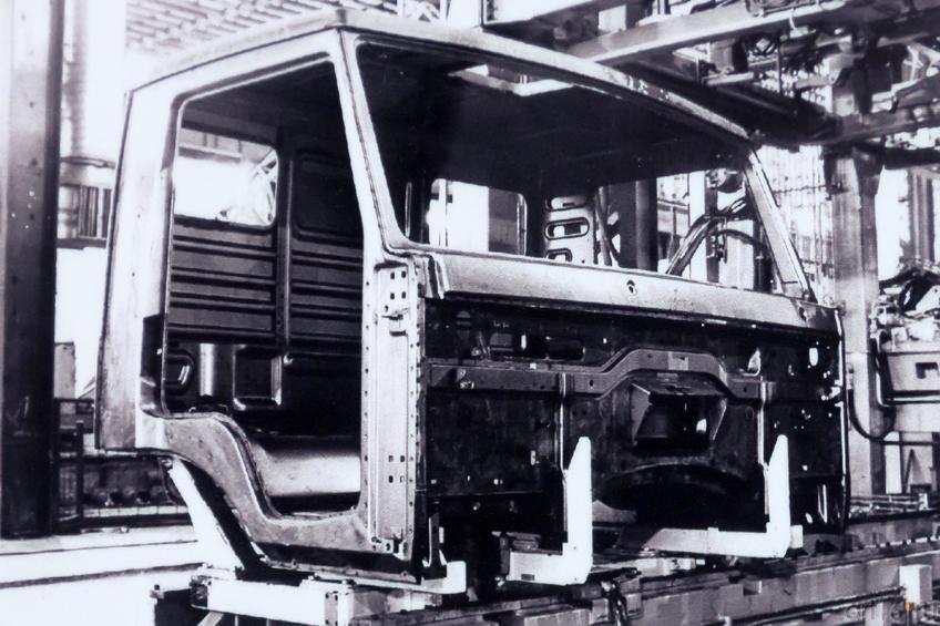 Фото №883450. Фото: Еа ПРЗ изготовлена первая кабина. 19 декаюря 1975