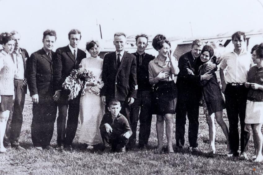 Фото: Первая свадьба на КАМАЗе. Оперативный отдел, 25 мая 1975::Набережные Челны 27.04.2016