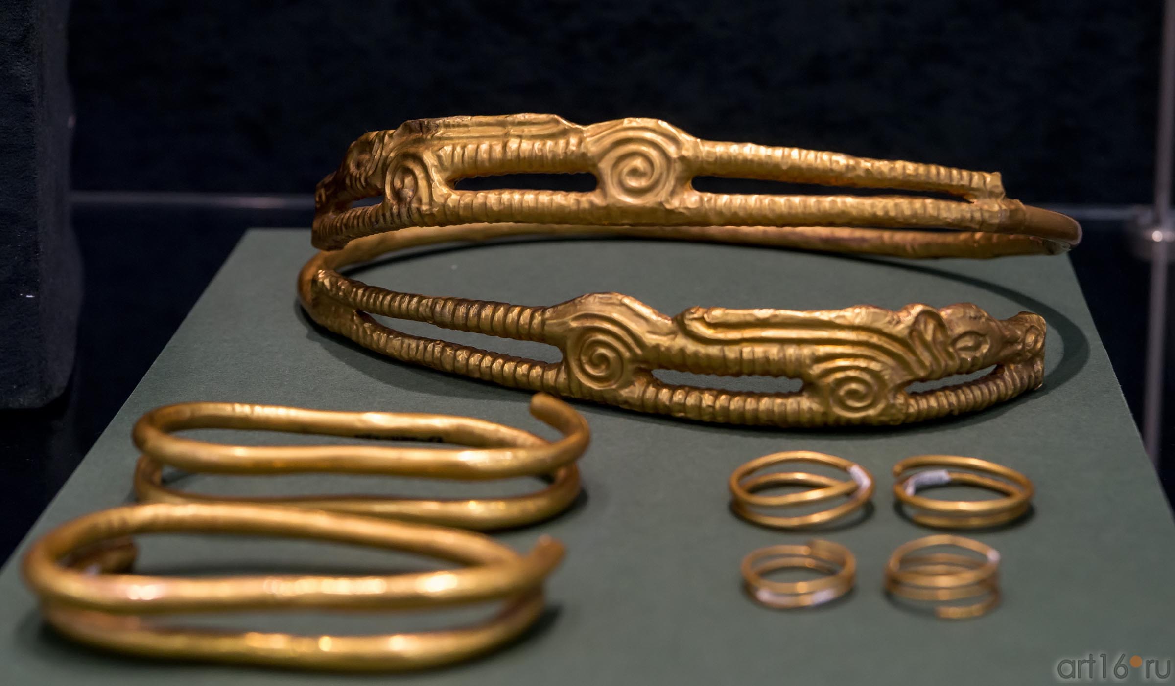 Комплект женских украшений (IV в. до н.э.)::Выставка «Кочевники Аркаимских степей»