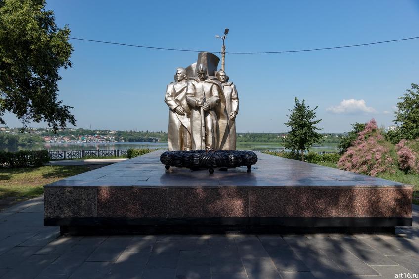 Мемориал Вечный огонь. Сызрань, территория Кремля::Сызрань 2016