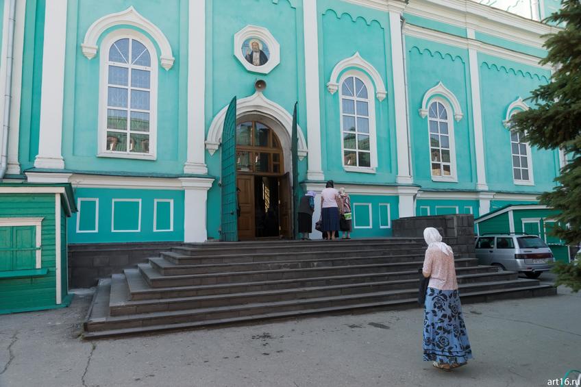 Вход в Казанский  Собор Сызрани::Сызрань 2016