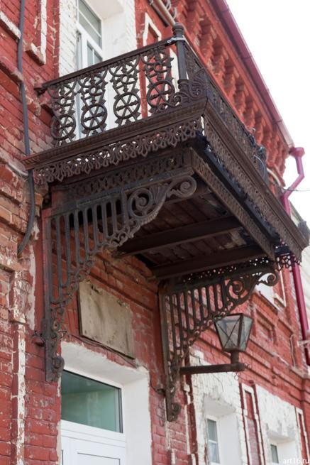 Балкон на керпичном доме. Пролетарский переулок::Сызрань 2016