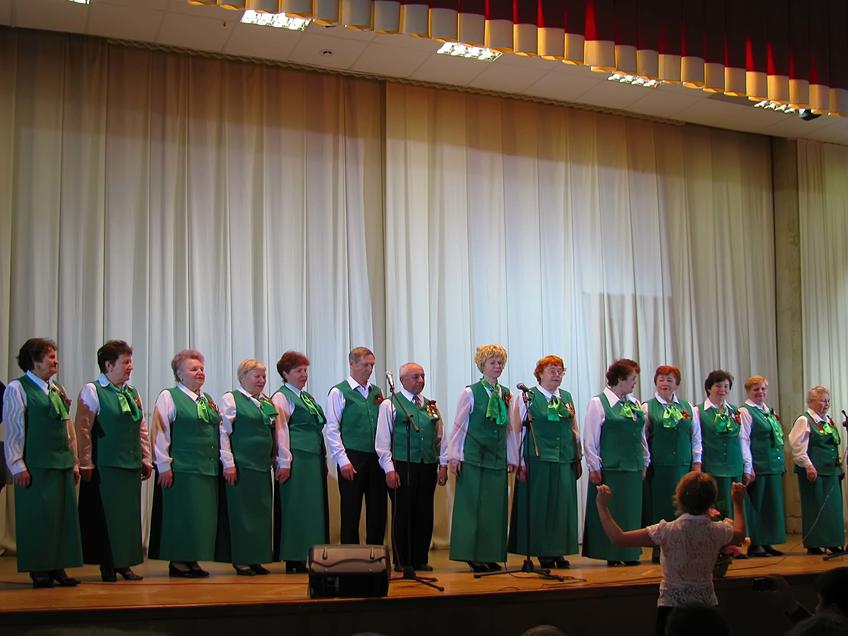 Хор ʺПамятьʺ.  ʺИдель вальсыʺ::Фестиваль ветеранских хоров — 2010