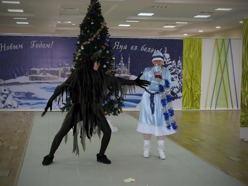 Шурале дал отравленное зелье Снегурочке::Новогодняя Ёлка 2009-10. Выставочный зал «Манеж»