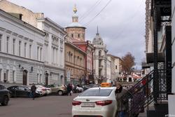 Улица Мусы Джалиля, вид на Петропавловский собор, октябрь 2016