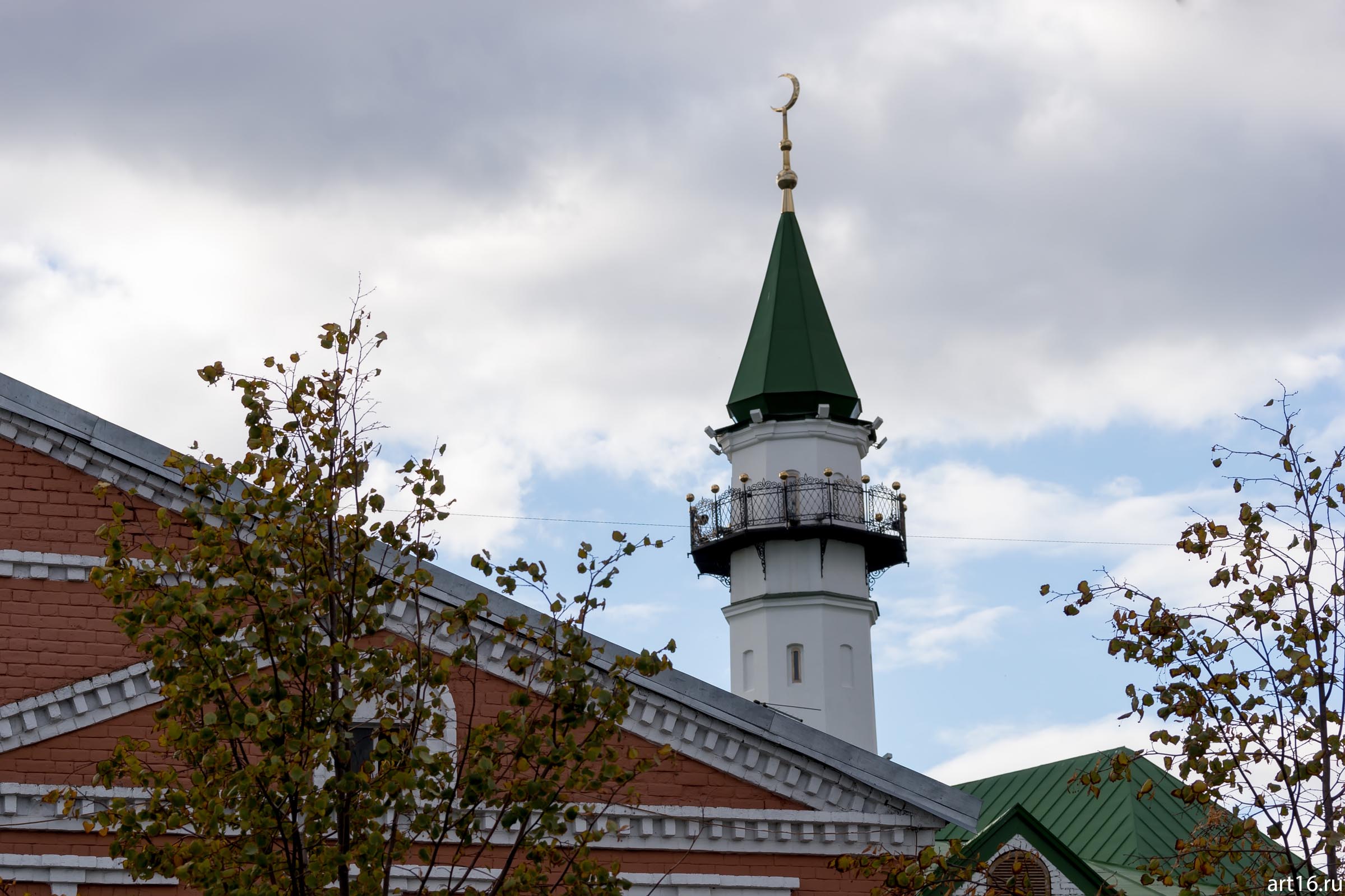 Минарет мечети Аль-Марджани, октябрь 2016::Казань, осень, природа