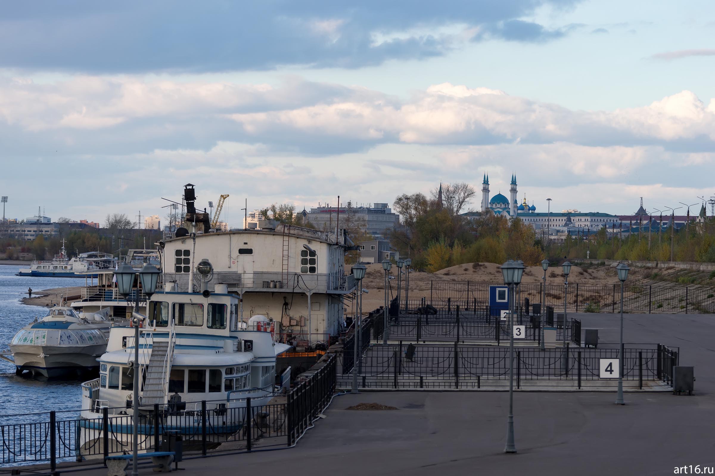 Речной порт. Вид на мечеть Кул Шариф::Казань, осень, природа