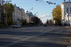 Улица К.Маркса. Вид от Варваринской церкви. Октябрь 2016