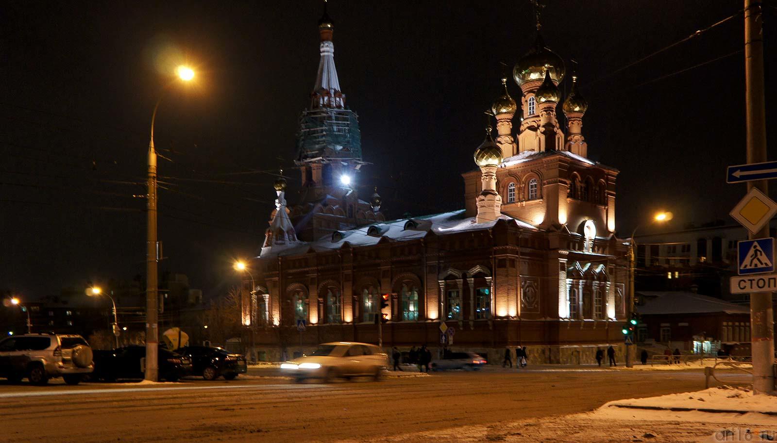 Пермь ночью. 12 января 2012 г.Вознесенско-Феодосиевская церковь (1902)::Прогулка по Перми