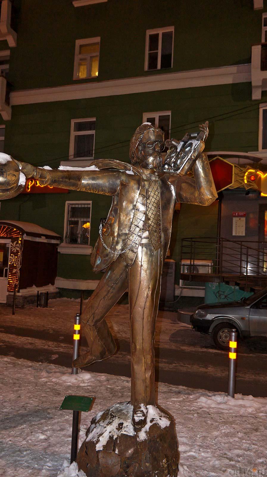 Скульптура ʺДоброе утро! Господин Поповʺ. Скульптор Марина Еркович, Пермь::Прогулка по Перми