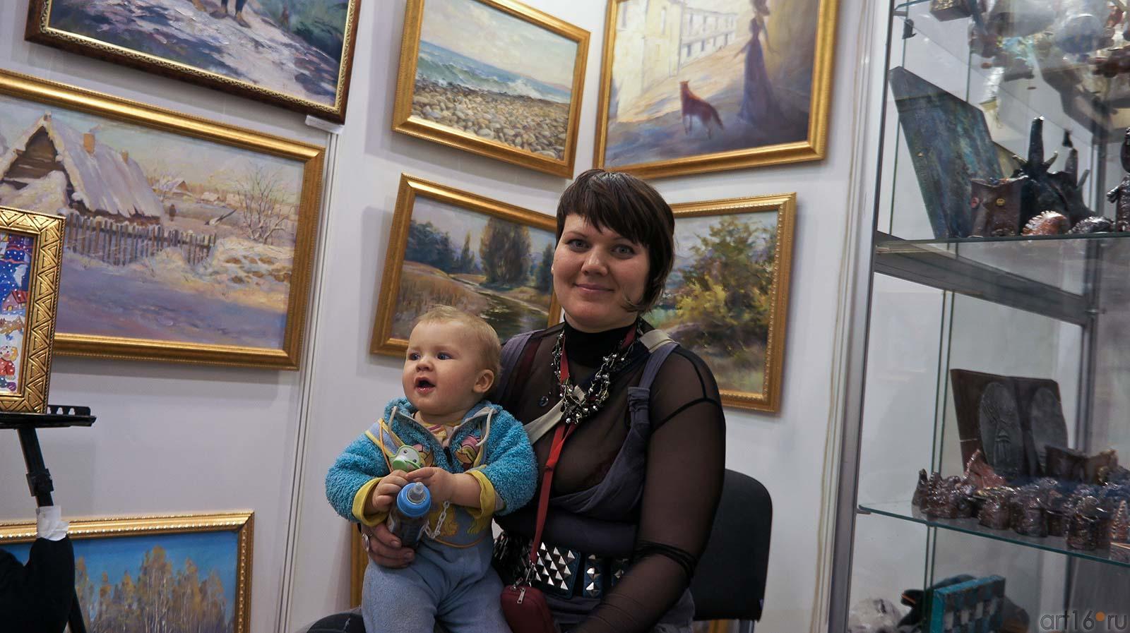 Светлана Рыбина с сыном на Пермской ярмарке::«Арт Пермь» — 2012