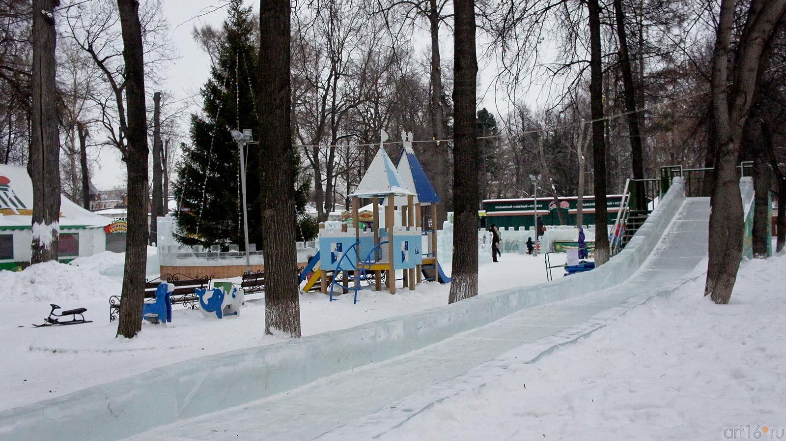 Ледяные горки в парке Горького. пермь, январь 2012::Прогулка по Перми