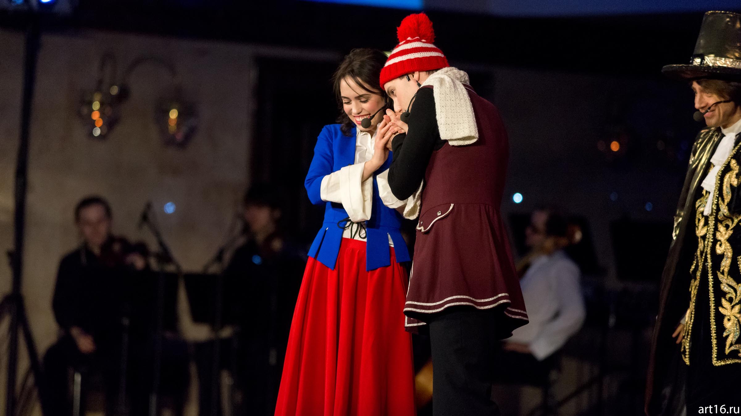 ::Новогоднее представление «Рождественские сны Оле-Лукойе»