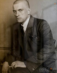 Александр Родченко. Поэт Владимир Маяковский. 1924