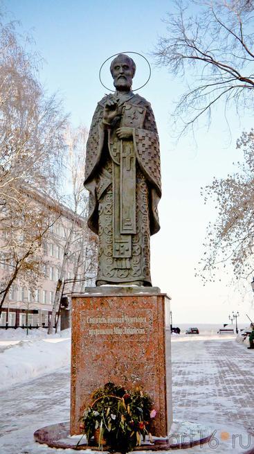 Памятник Святителю Николаю Чудотворцу, архиепископу Мир Ликийских::Пермь, центр. 2012