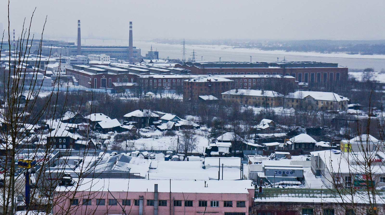 Вид сверху на Мотовилихинский завод. Февраль 2012::Мотовилиха