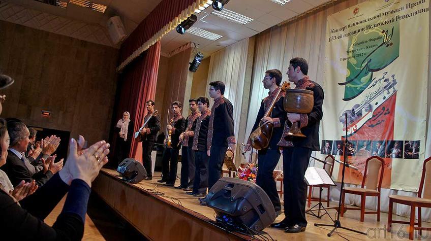 Приветствие участников ансамбля ʺФарабиʺ в НКЦ ʺКазаньʺ::Концерт ансамбля «Фараби», 01.02.2012