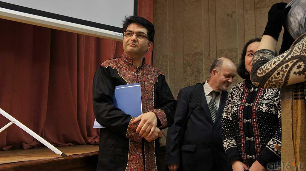 Солист ансамбля ʺФарабиʺ — Джавад Мозафари::Концерт ансамбля «Фараби», 01.02.2012