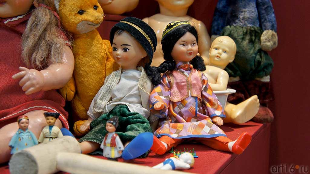 Куклы в костюмах народов СССР, 1950-1960-е гг., пластмасса::Та самая кукла