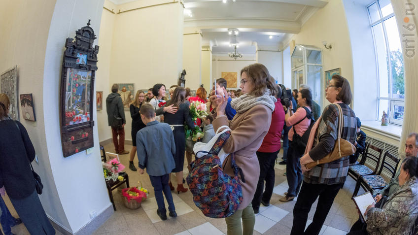 В экспозиции выставки Е. Титовой ʺОнаʺ::Елена Титова. Живопись. Выставка ''Она''