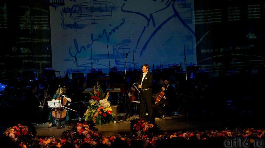 Михаил Светлов-Крутиков,  бас, Metropolitan Opera, New York City Opera, США.::Гала-концерт 2012