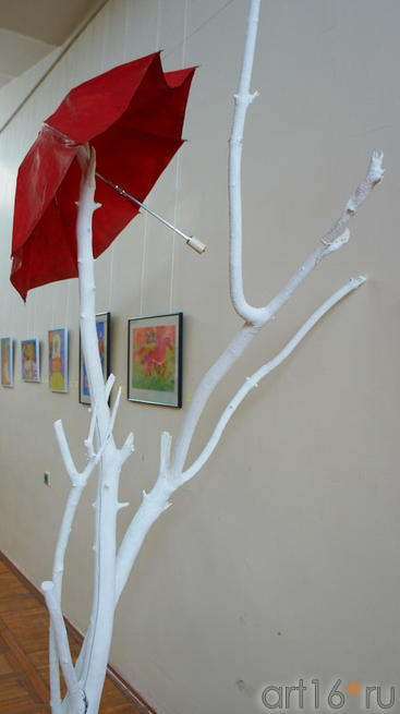 Красный зонтик в Центре эстетического воспитания ГМИИ РТ::«Путешествие красного зонтика»