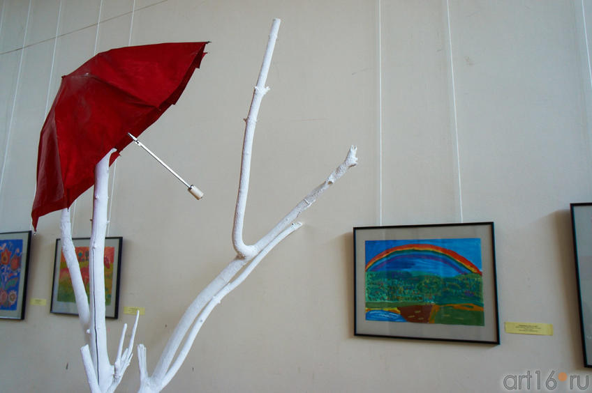 Красный зонтик в Центре эстетического воспитания ГМИИ РТ::«Путешествие красного зонтика»