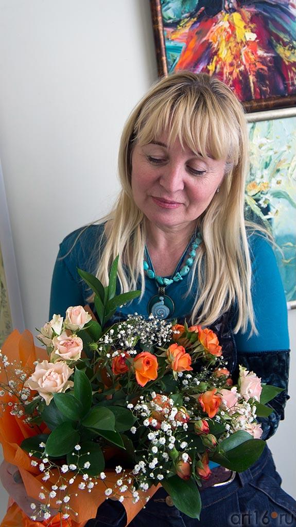 Миля Нуруллина. 8 марта 2012. НМ РТ::8 марта 2012. «О, женщина – дар материнства и любви!»