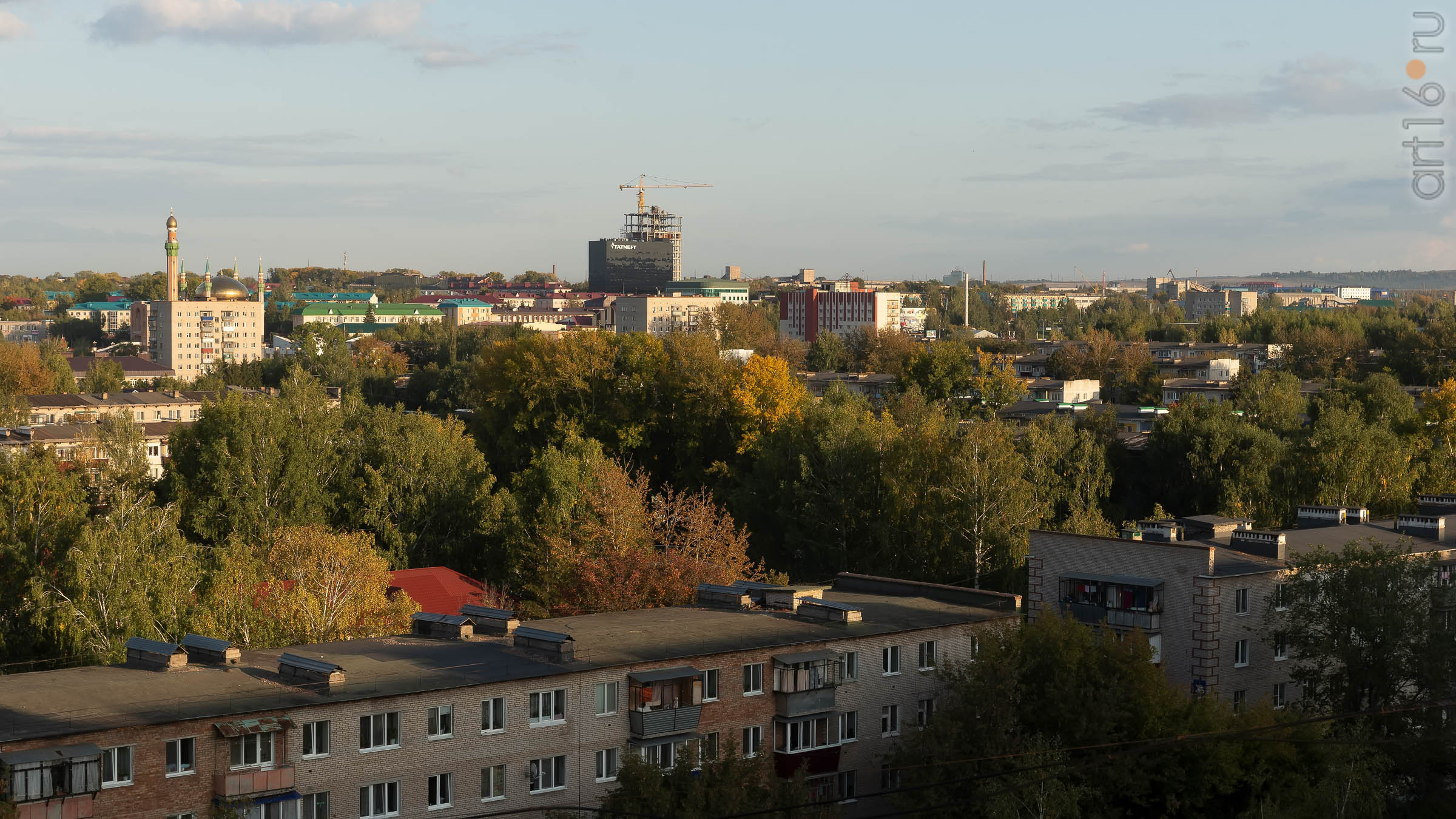 Альметьевск с высоты птичьего полета, 07.09.2019::Паблик-арт программа «Сказки о золотых яблоках»