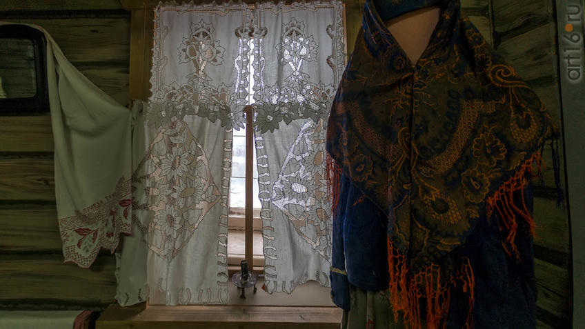Занавески на окнах, шаль ( XIX в.)::2019 год. Музей А.М.Горького в Красновидово - 40 лет
