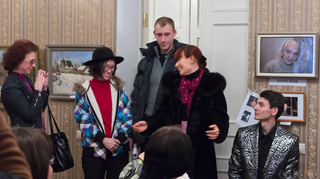 Наиля Ахунова и Дина Садыкова (в центре)::Галактика любви