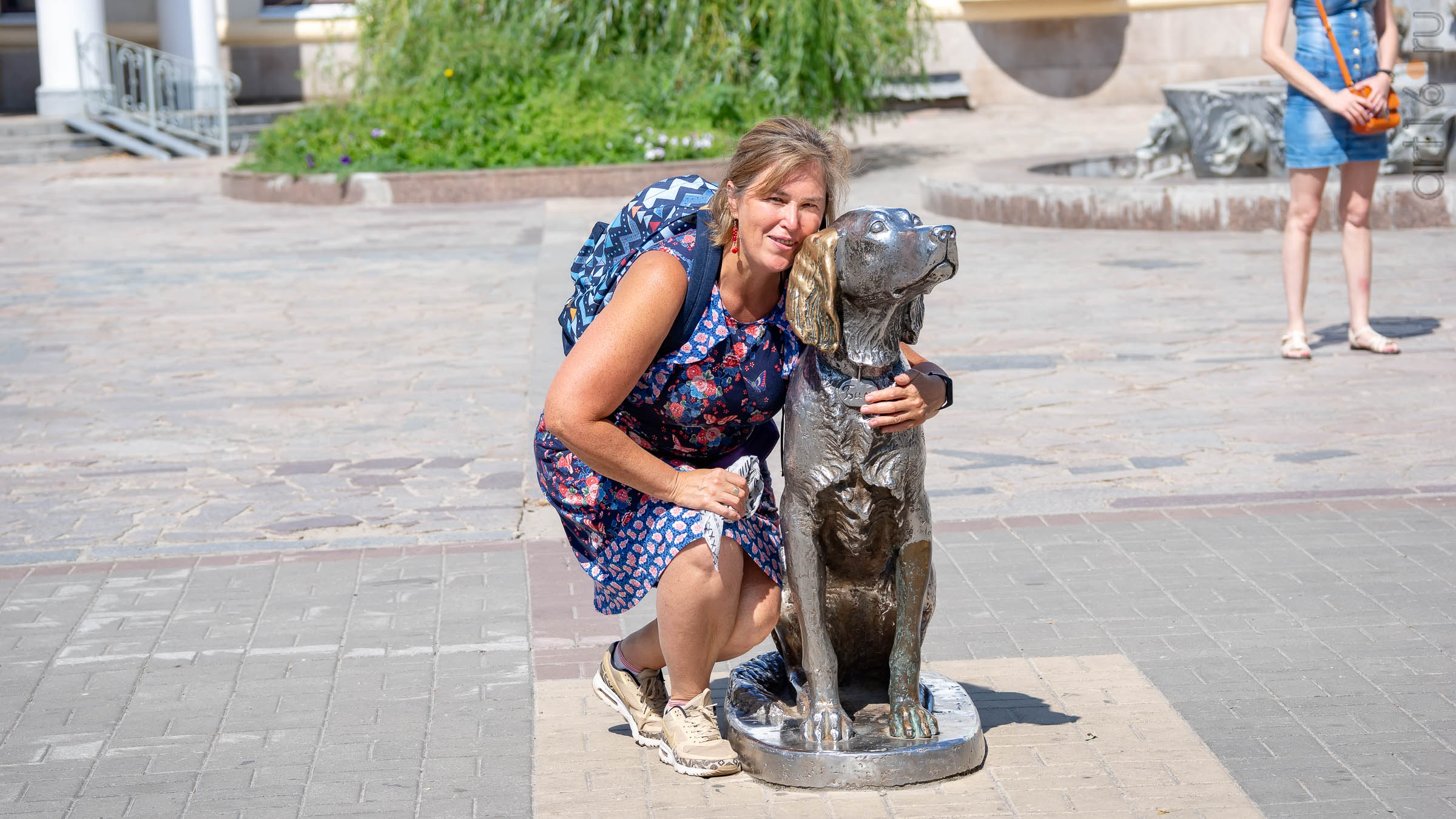 Возле  скульптуры Белый Бим Черное ухо::Воронеж 20.07.2019