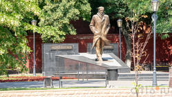 Памятник Андрею Платонову