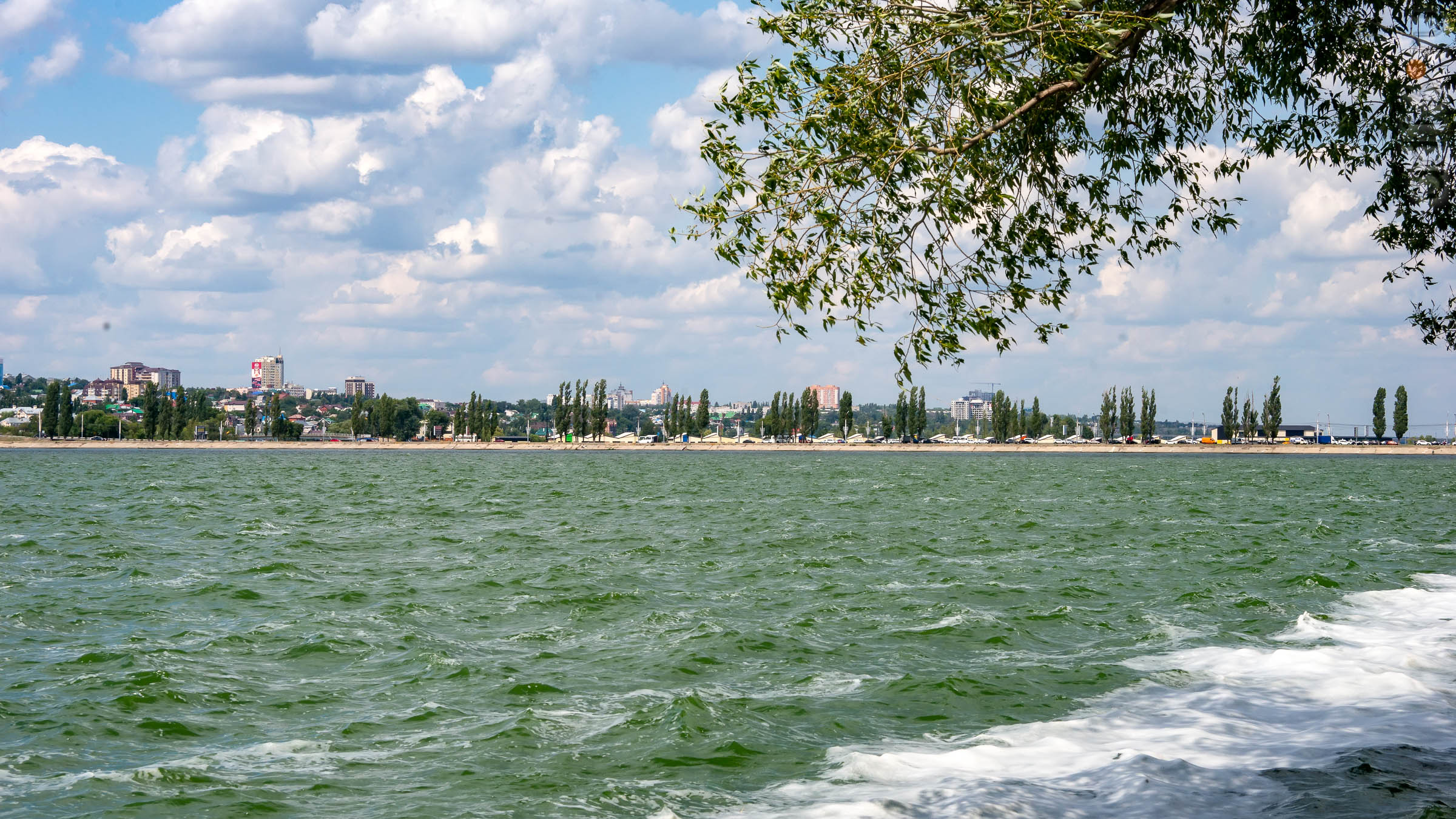 Вид на Воронежское море от парка ʺАлые парусаʺ::Воронеж 20.07.2019