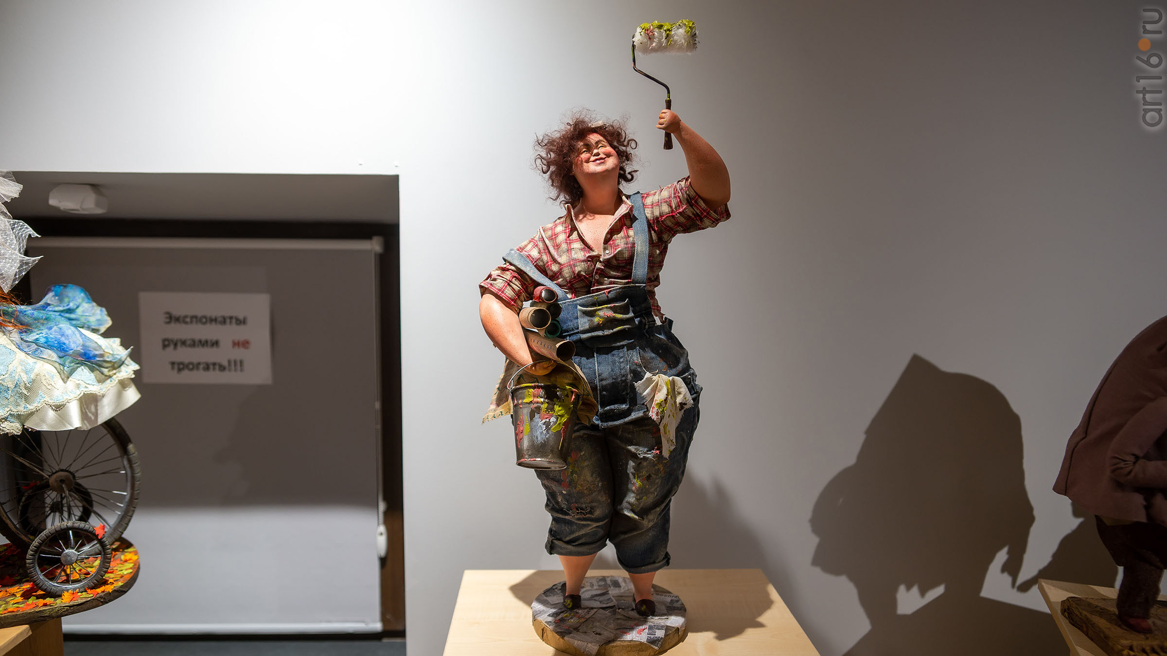 Малярша Таня. Творческий дуэт «АняМаня»::Зал второго этажа и антресоли. Музейная коллекция