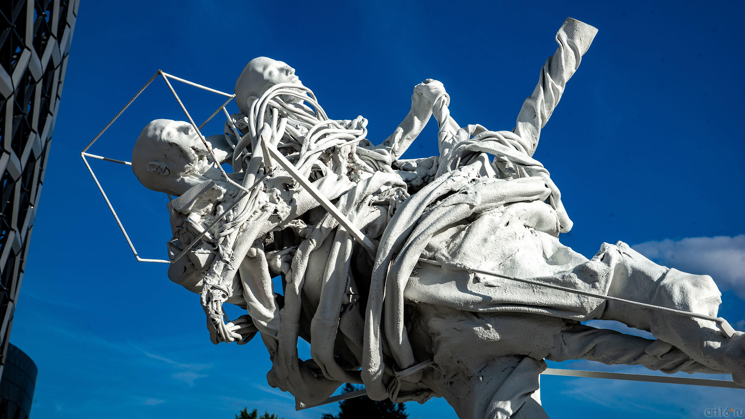 ::Дмитрий Каварга. Арт-пространство «Атлеты неофутуризма»