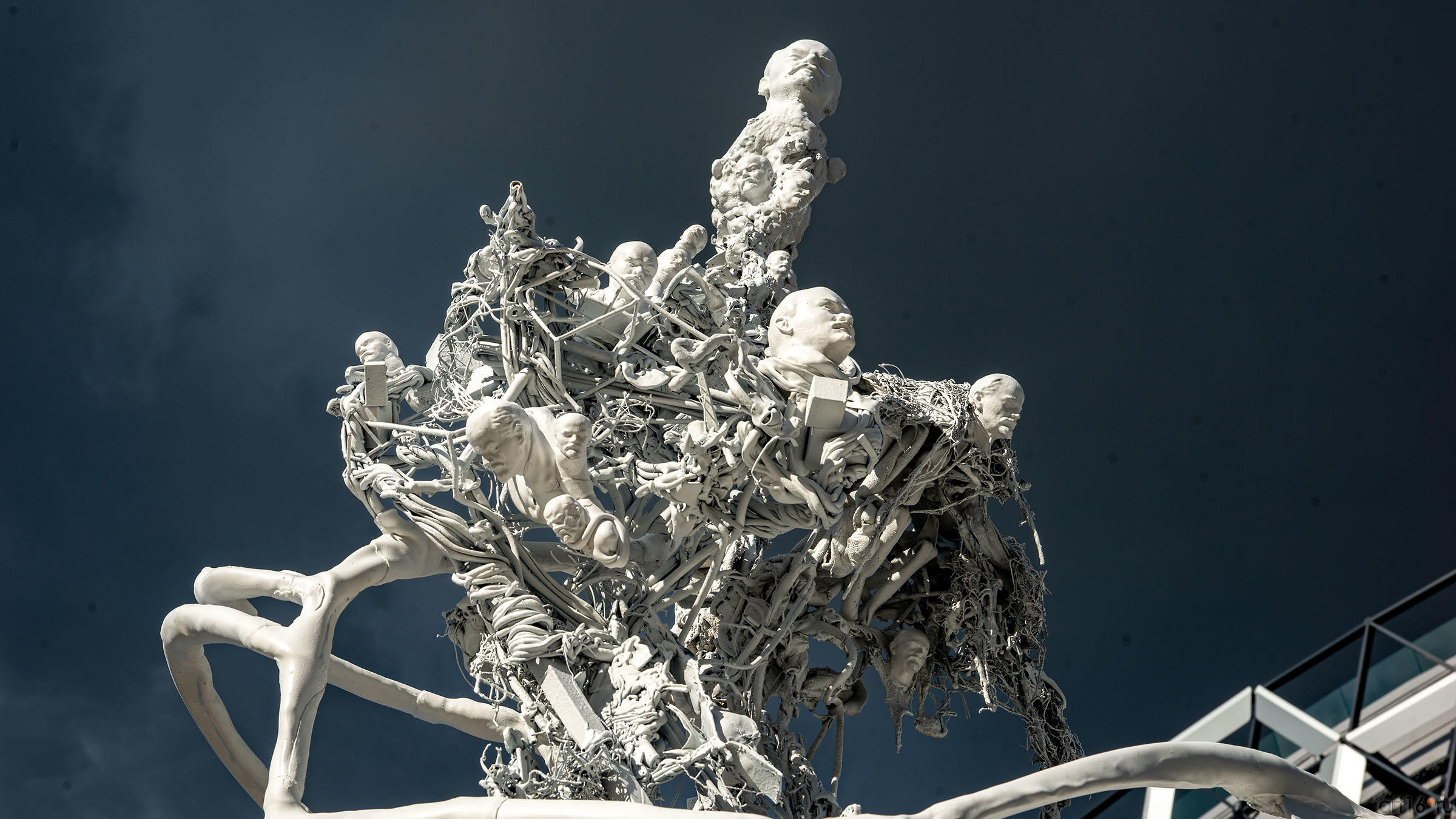 ::Дмитрий Каварга. Арт-пространство «Атлеты неофутуризма»