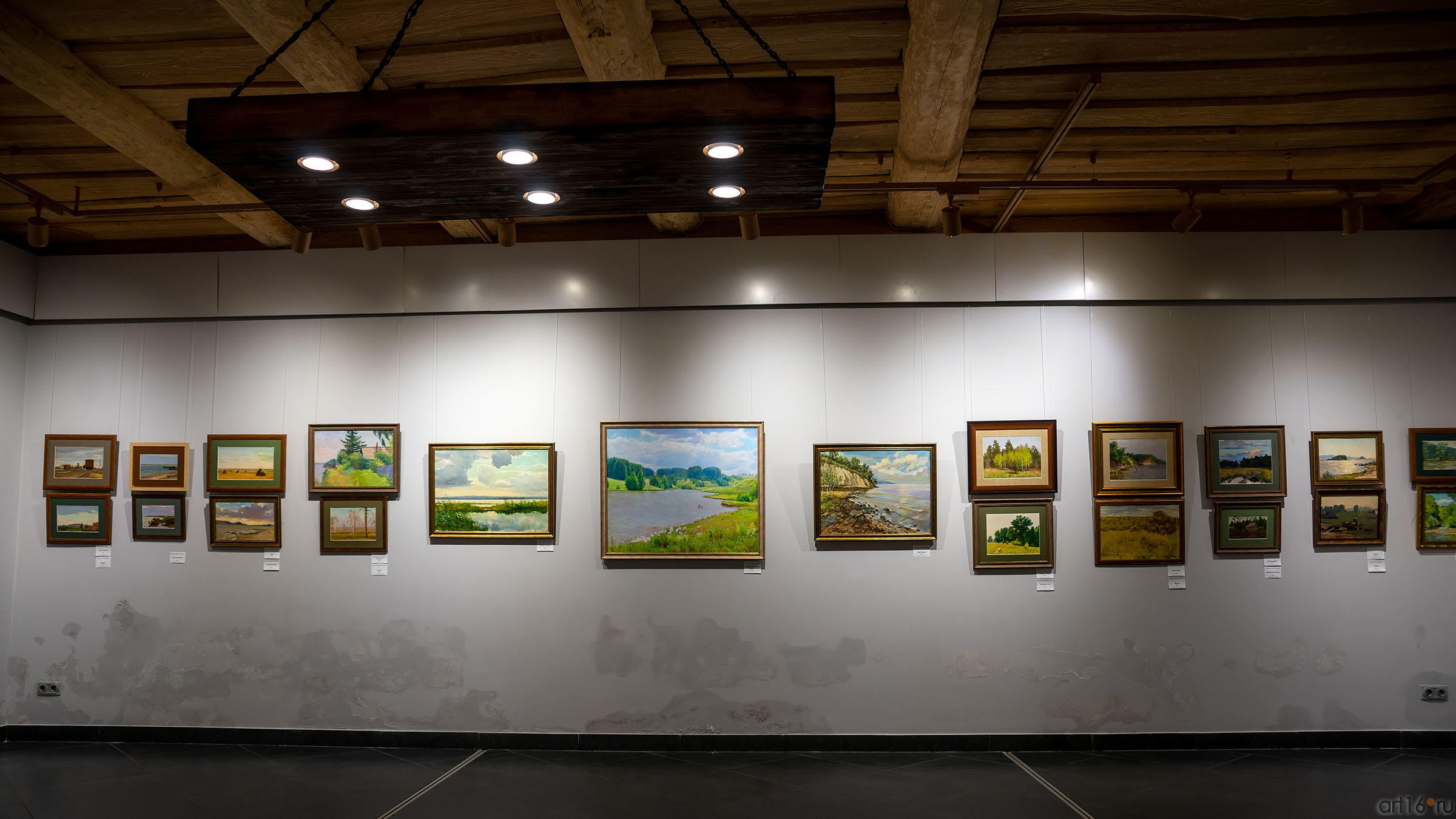 Фрагмент экспозиции  выставки к 100-летию ТАССР (1 этаж)::Выставка к 100-летию ТАССР